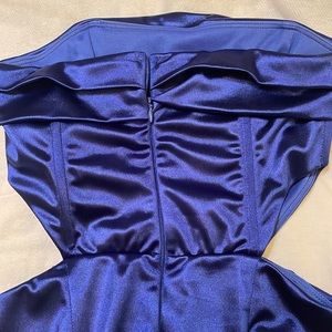 long blue prom dress lucy in the sky size small
60$ (original $75)